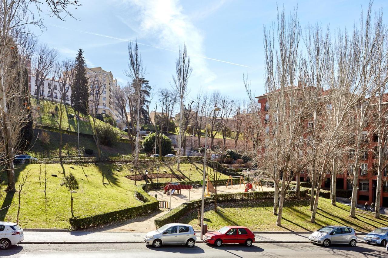 Downtown La Latina Grupos, By Monaro***** Apartman Madrid Kültér fotó