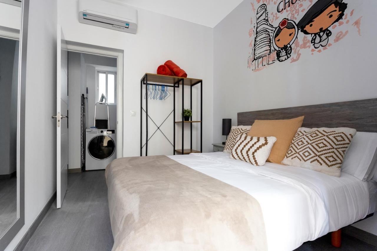 Downtown La Latina Grupos, By Monaro***** Apartman Madrid Kültér fotó