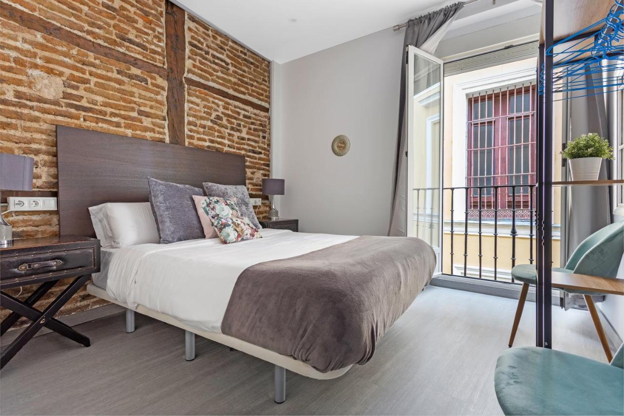 Downtown La Latina Grupos, By Monaro***** Apartman Madrid Kültér fotó